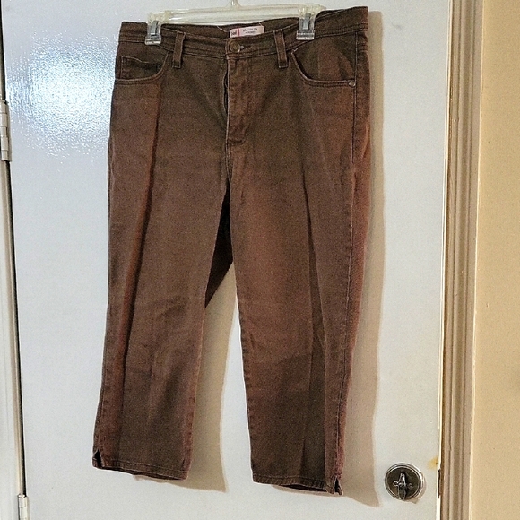 Lee Classic Fit Tan Pants - Picture 1 of 8